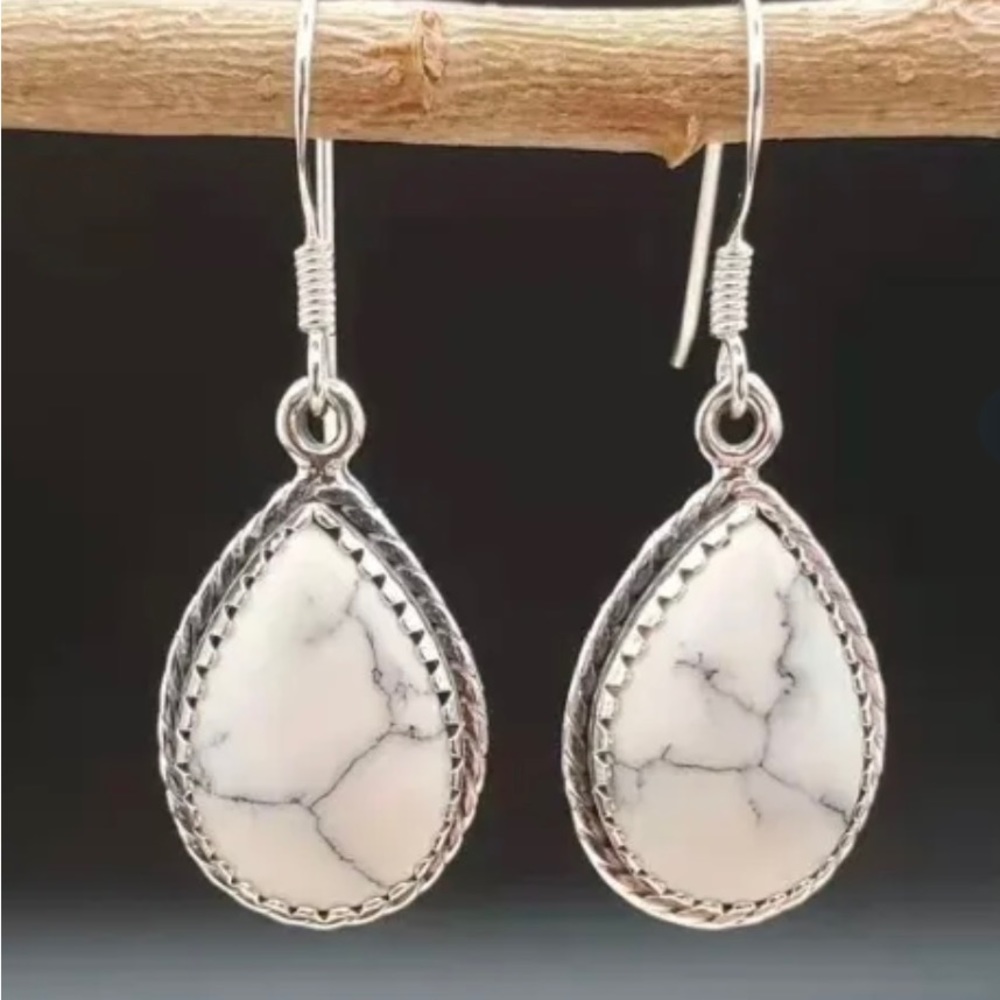 Women’s earrings